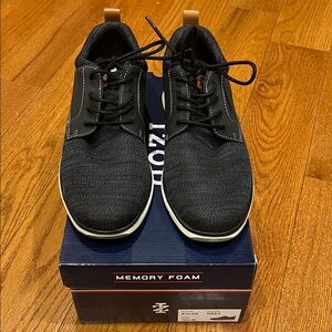 Izod Black and White Men's Sneakers